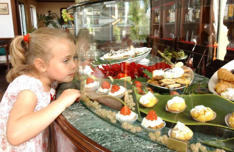 Hotel Milano Helvetia - In Centro Con Piscina Riccione Ngoại thất bức ảnh