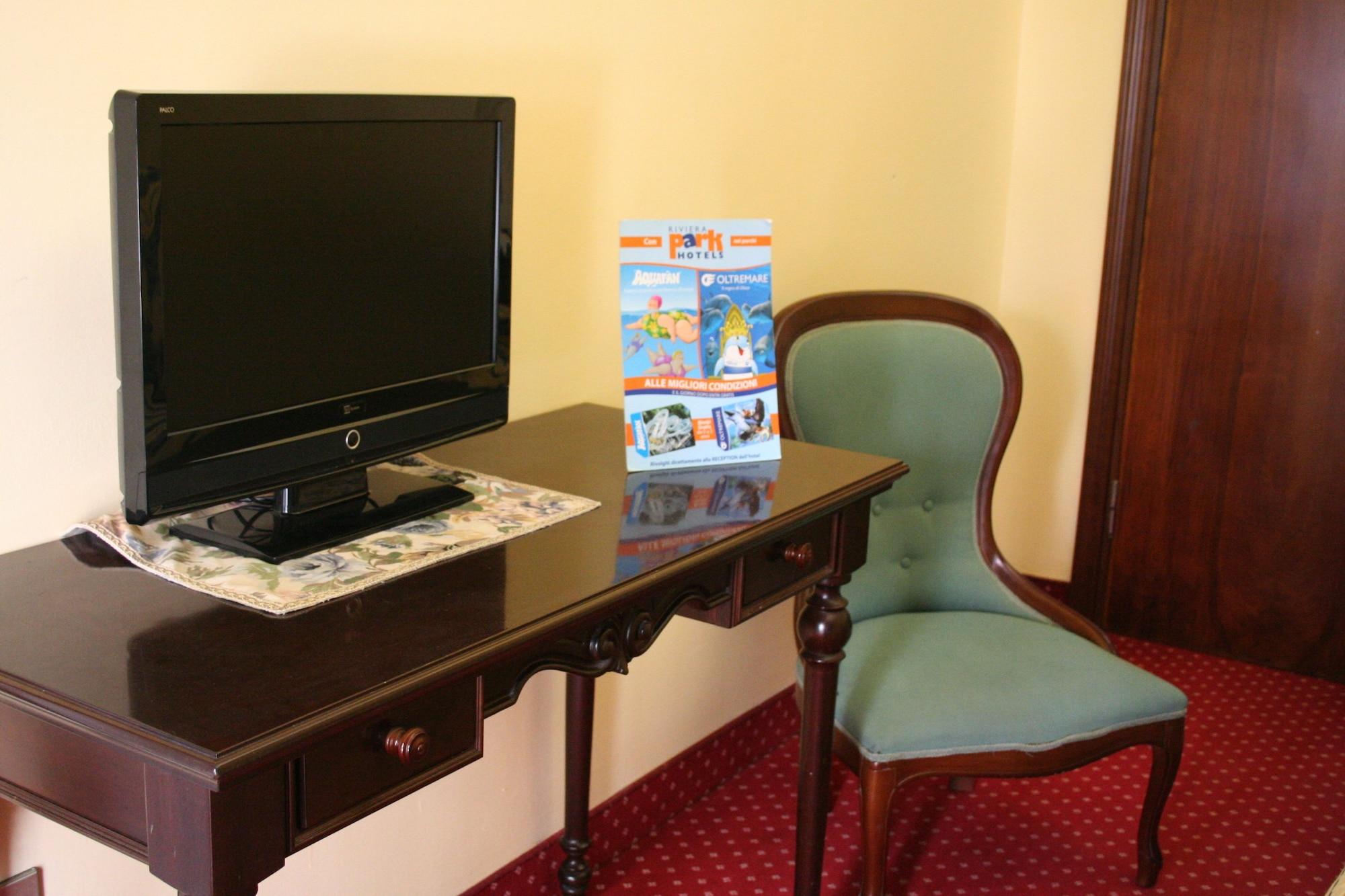 Hotel Milano Helvetia - In Centro Con Piscina Riccione Ngoại thất bức ảnh